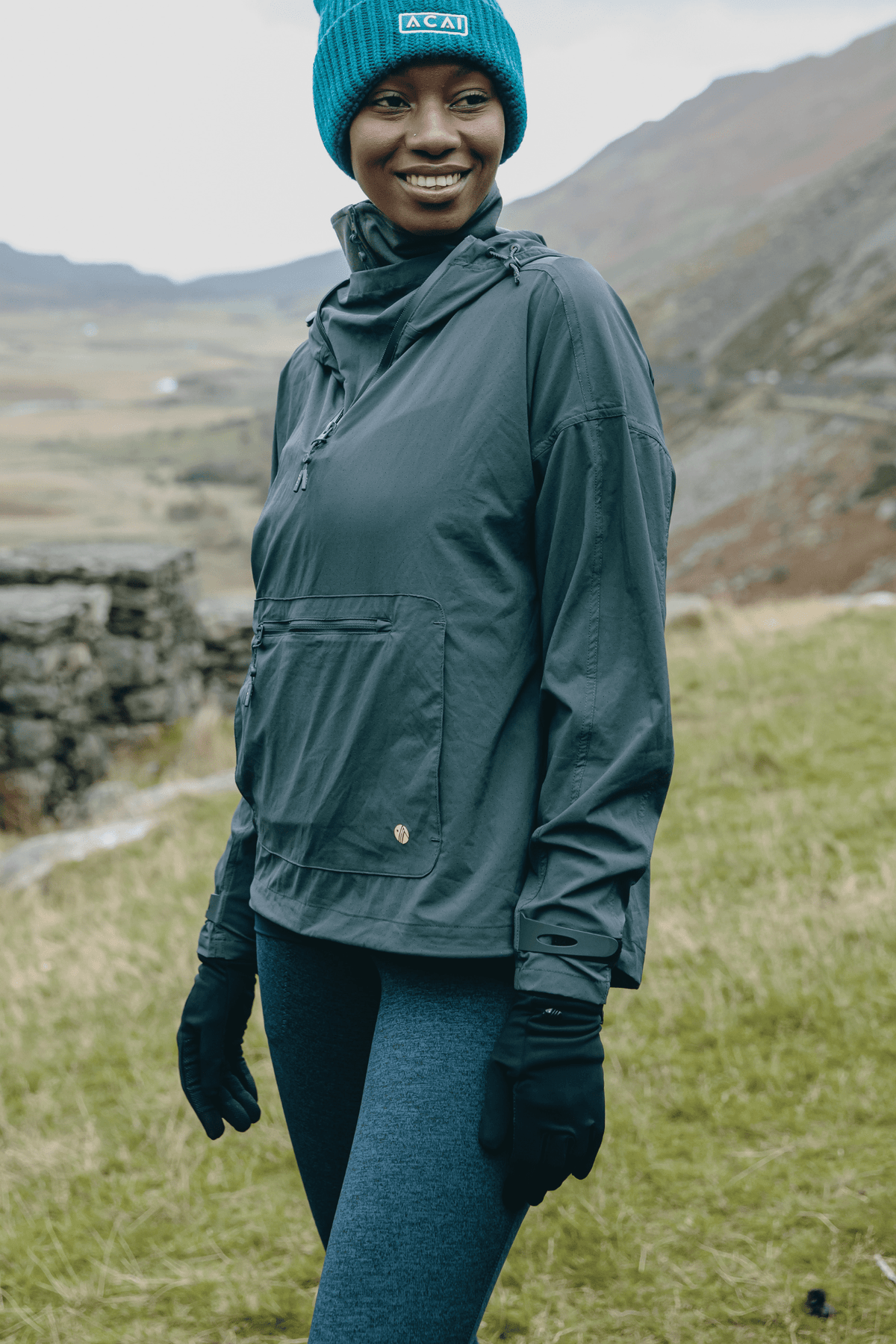 The Outdoor Showerproof Popover - Charcoal Jackets