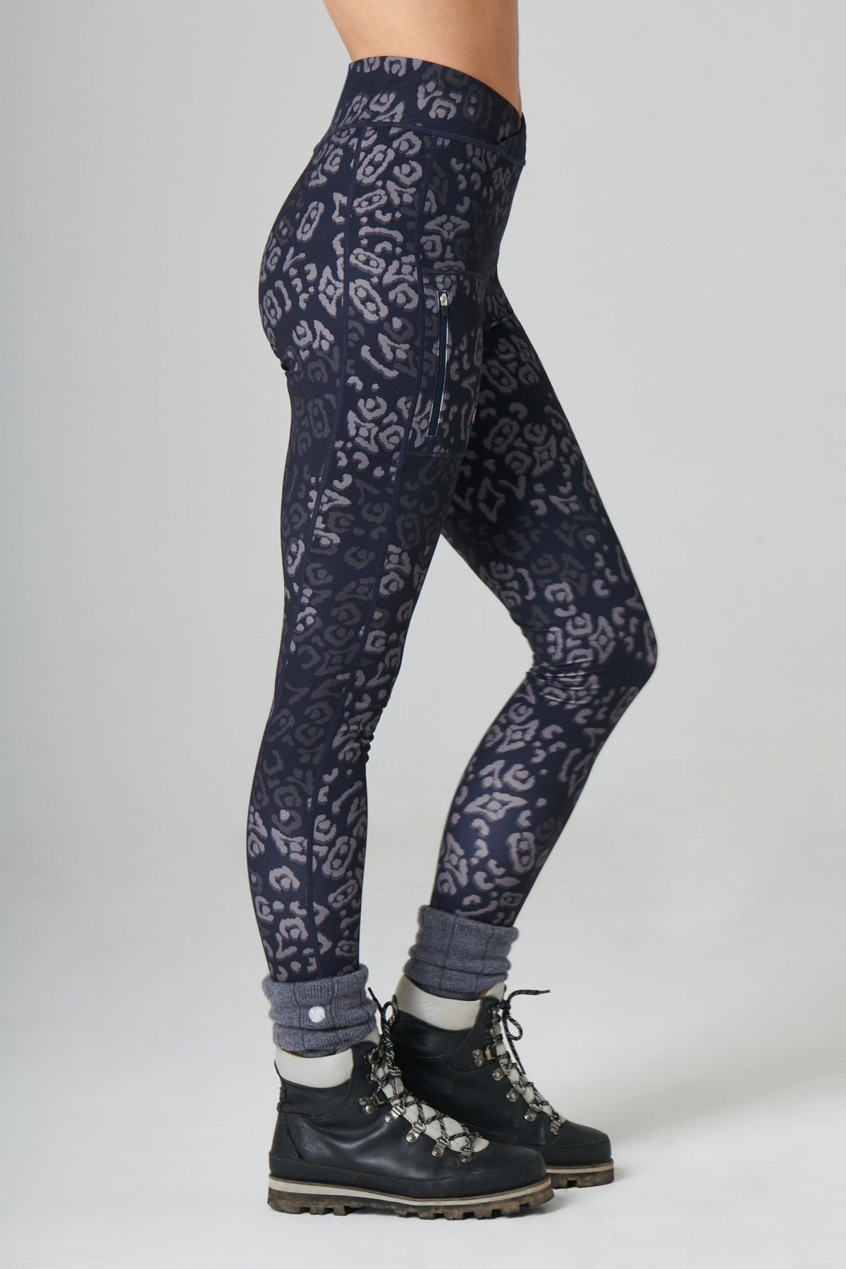 The Recycled Outdoor Leggings - Navy Wild Print Leggings
