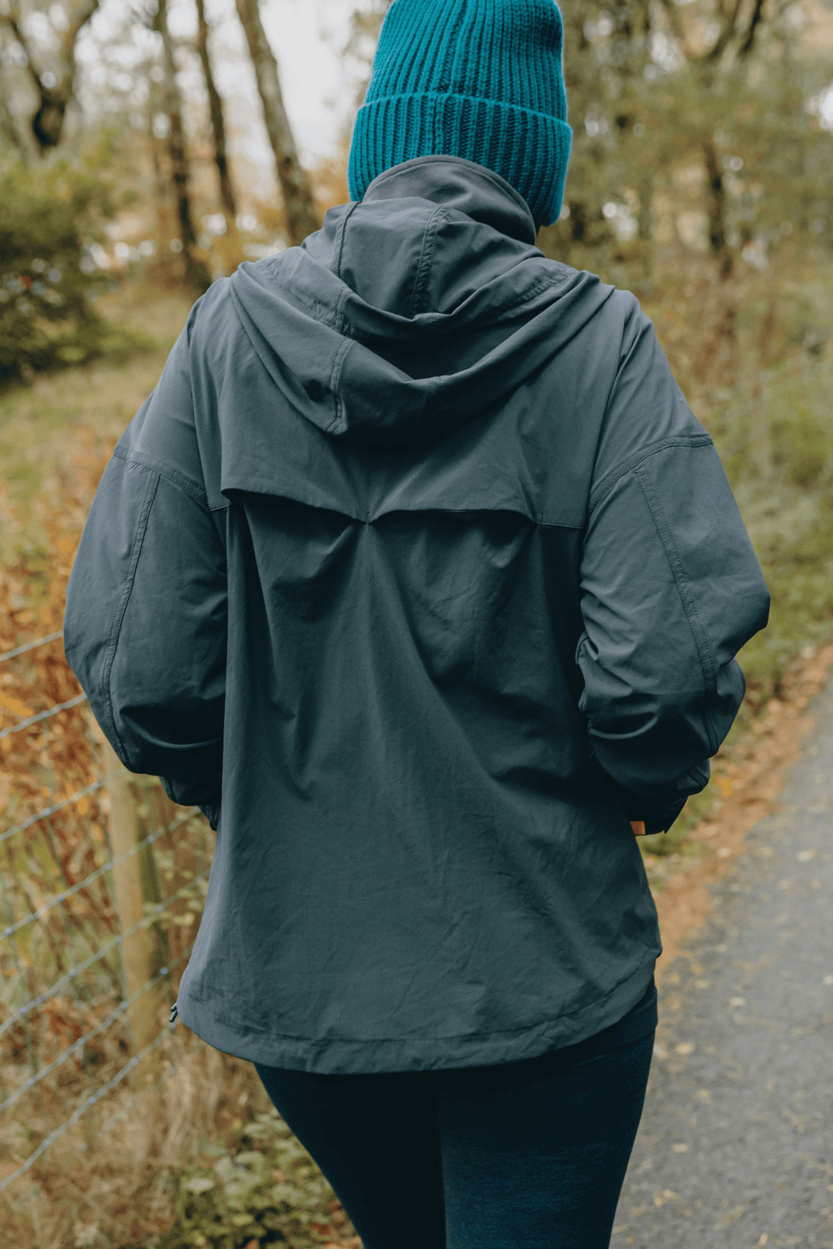 The Outdoor Showerproof Popover - Charcoal Jackets  
