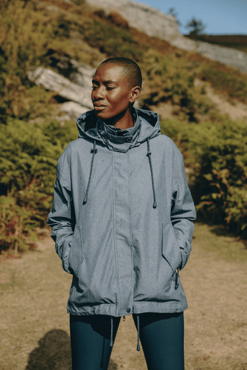 Taped seams insupportable waterproof running jacket