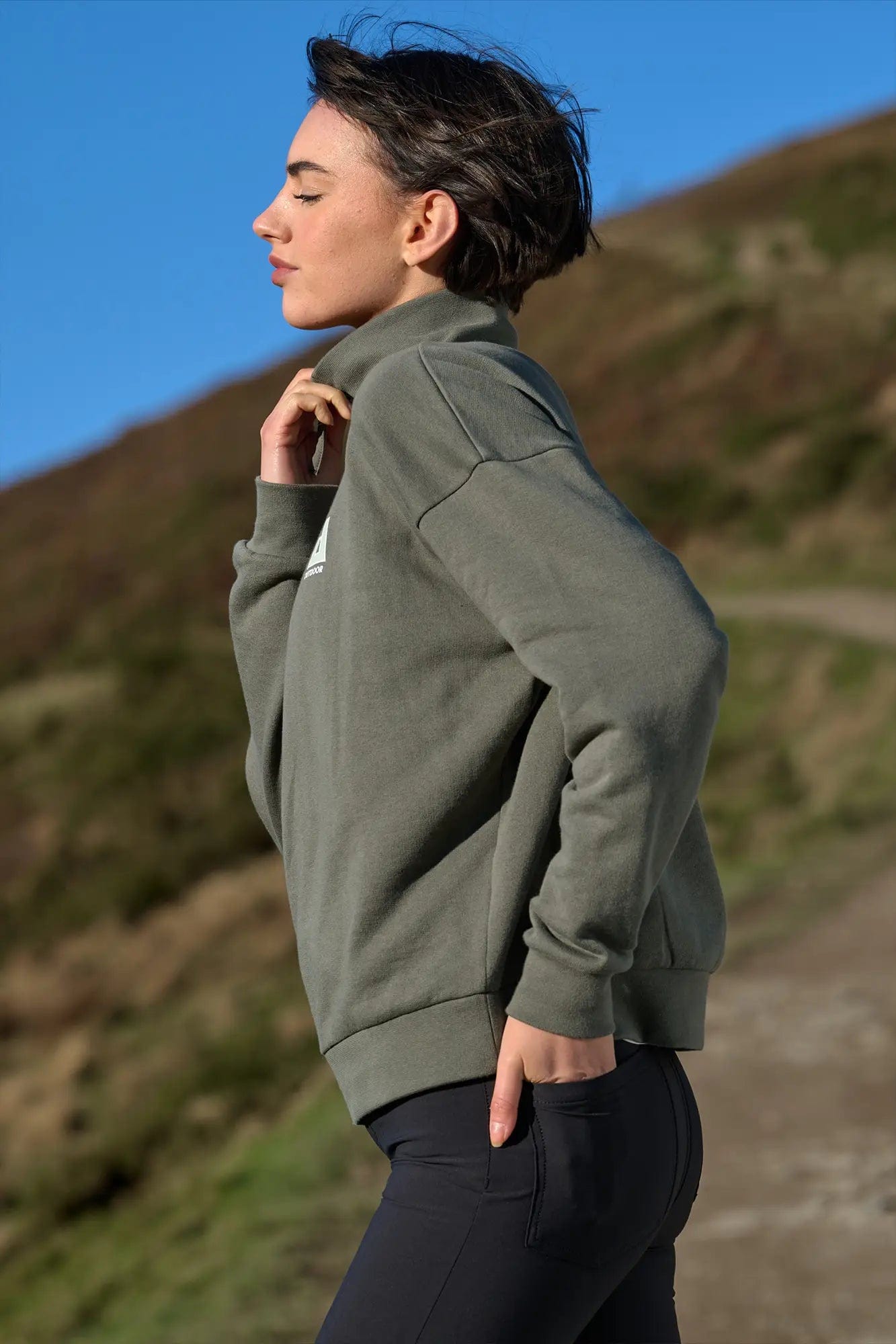 Retreat Quarter Zip Sweatshirt - Deep Sage Sweatshirt