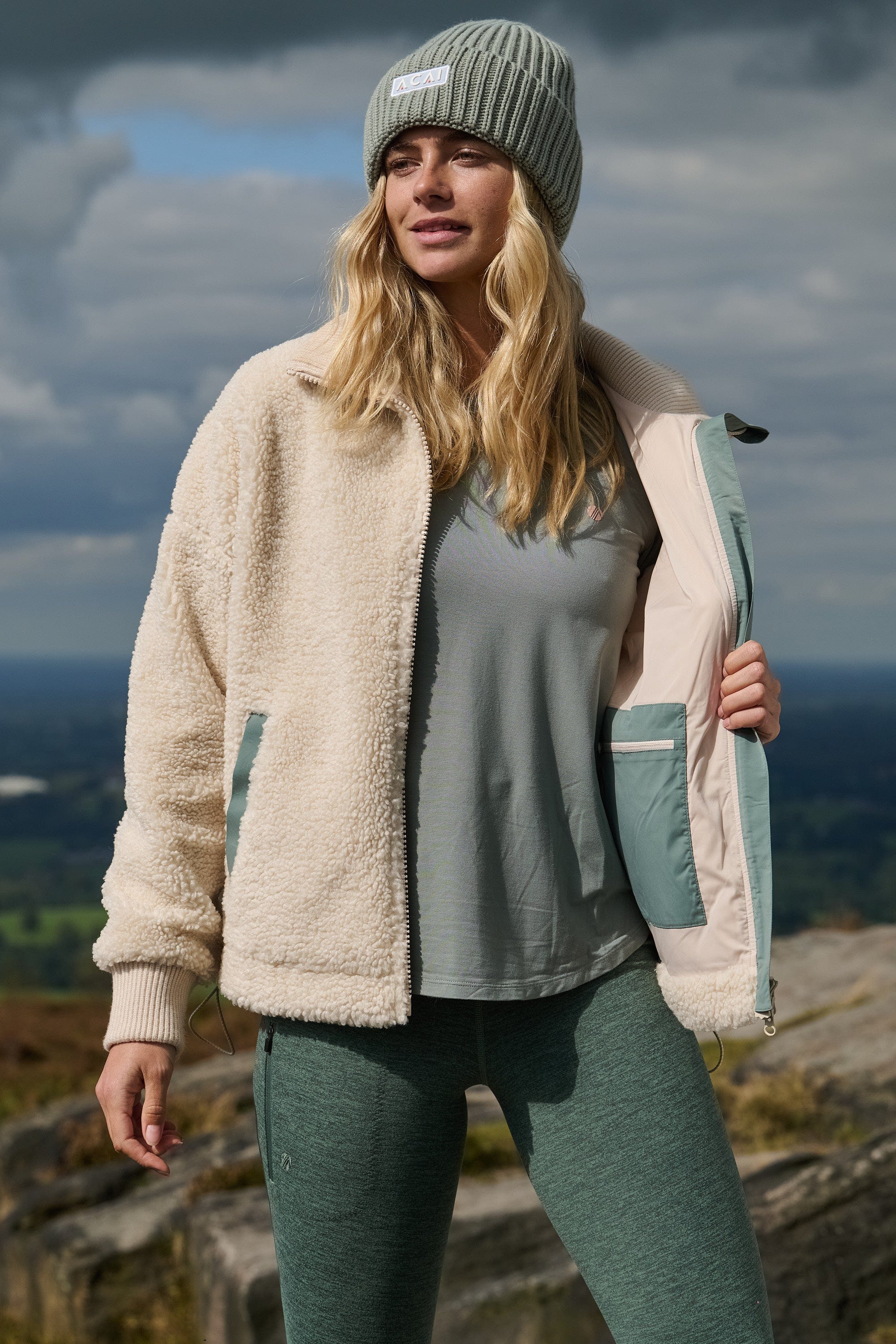 Adventure Fleece - Oatmeal Sweatshirt