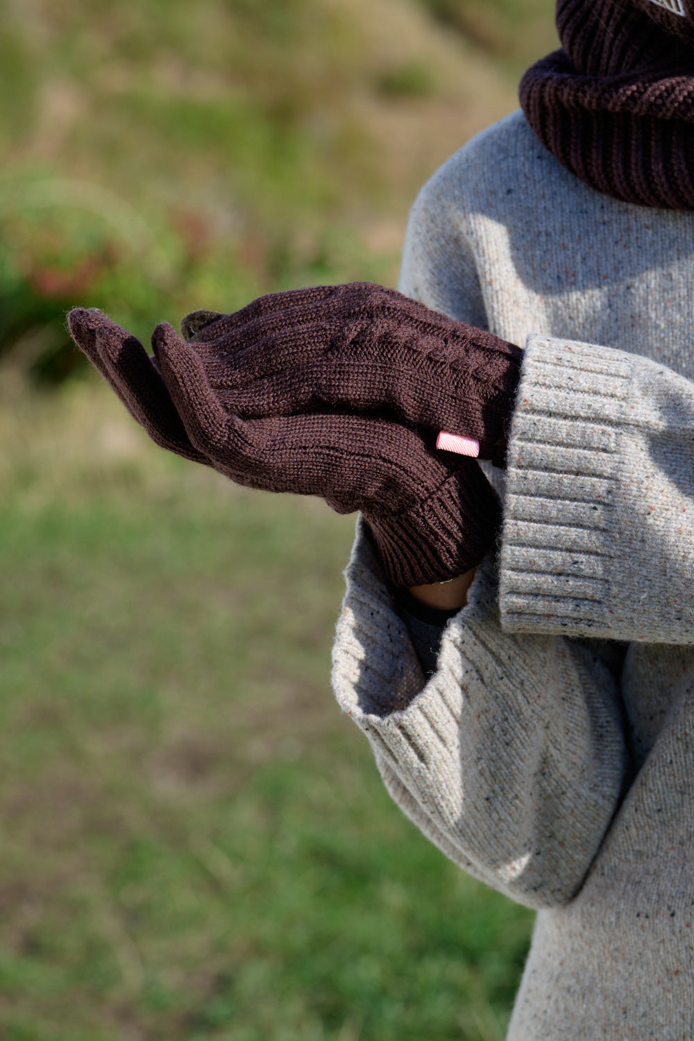 Merino Knitted Gloves - Chocolate Plum
