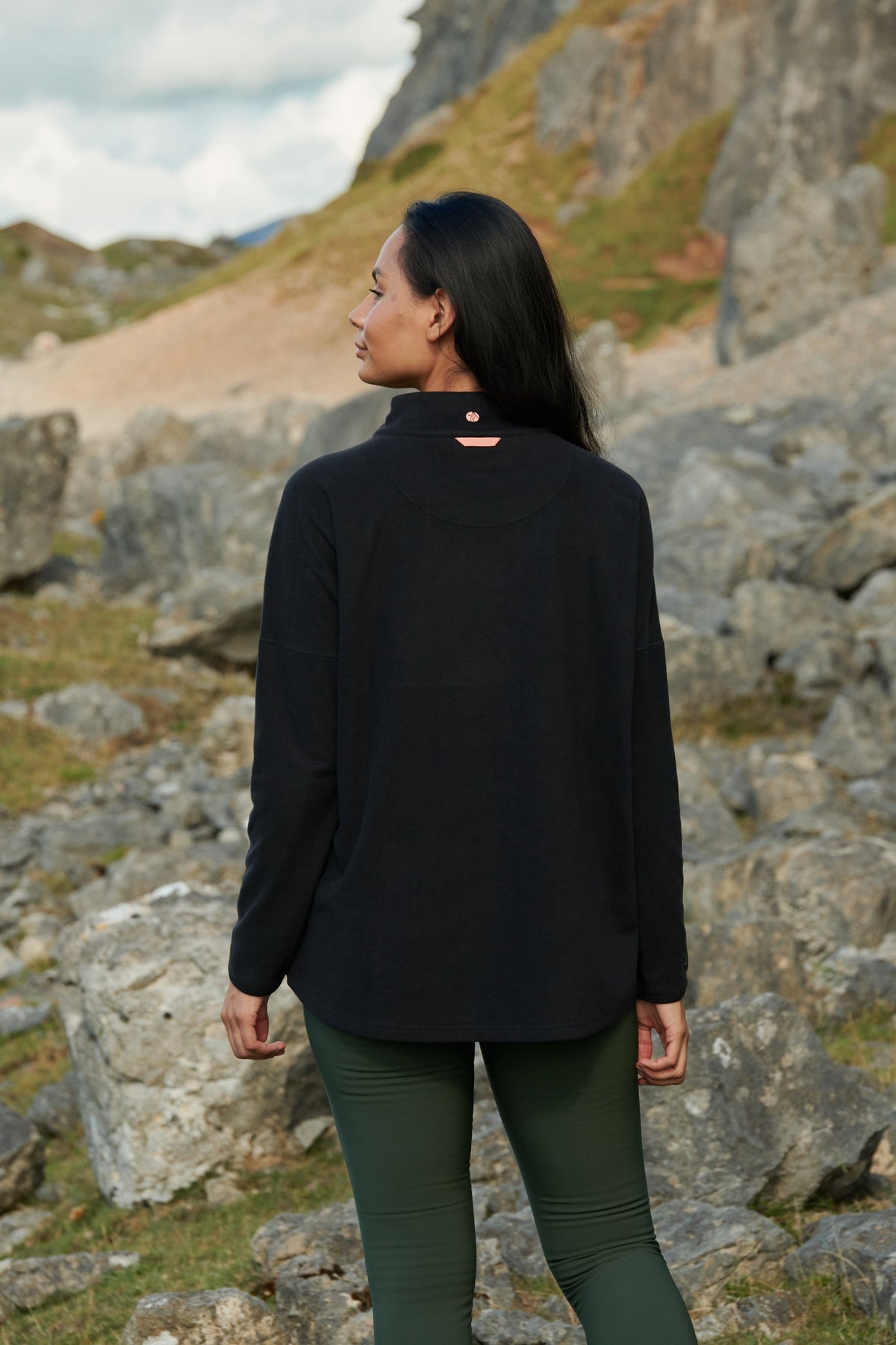Escape Fleece - Black Sweatshirt  