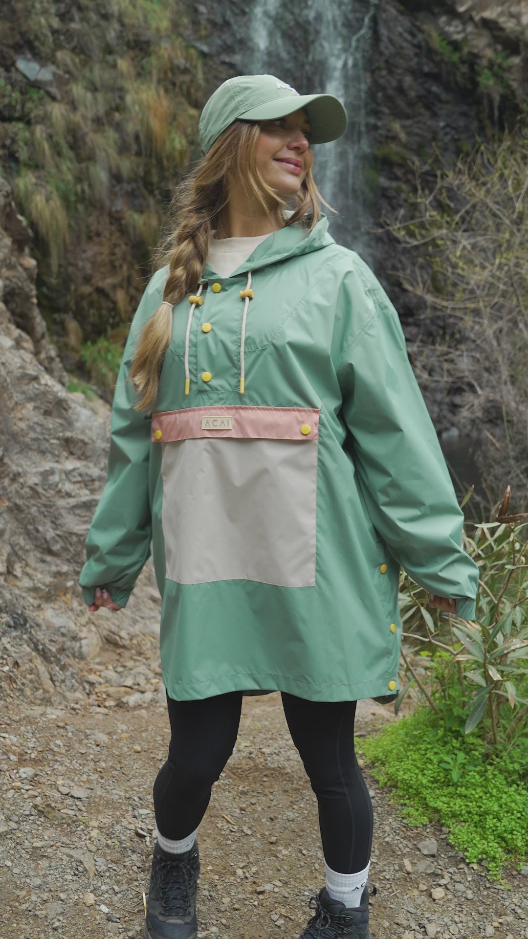 Raindrop Packaway Jacket Lilypad | ACAI