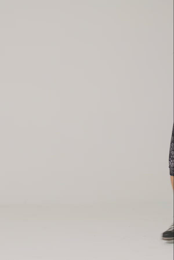 The Recycled Outdoor Capri Leggings - Navy Wild Print Leggings